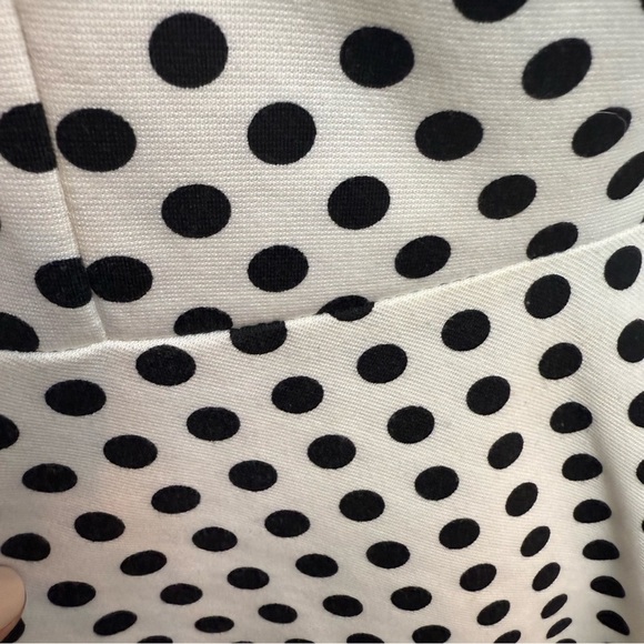 Jules & Leopold | White and Black Polka Dot Peplum Tank Top - Picture 6 of 8